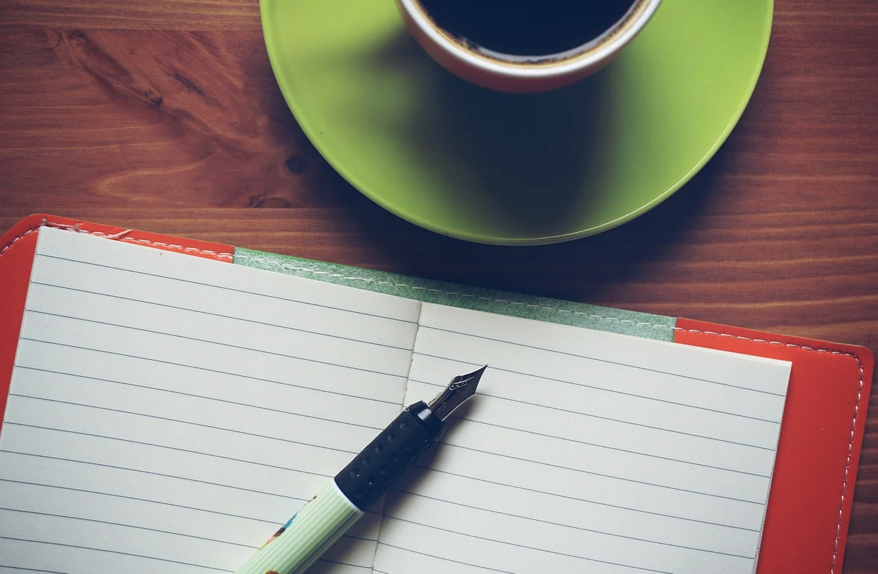 Https://pixabay.com/photos/notepad coffee pen fountain pen 1276779/