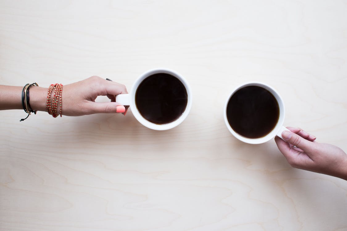 19 Simple, Concrete Tips for Mastering the Art of Conversation with Anyone