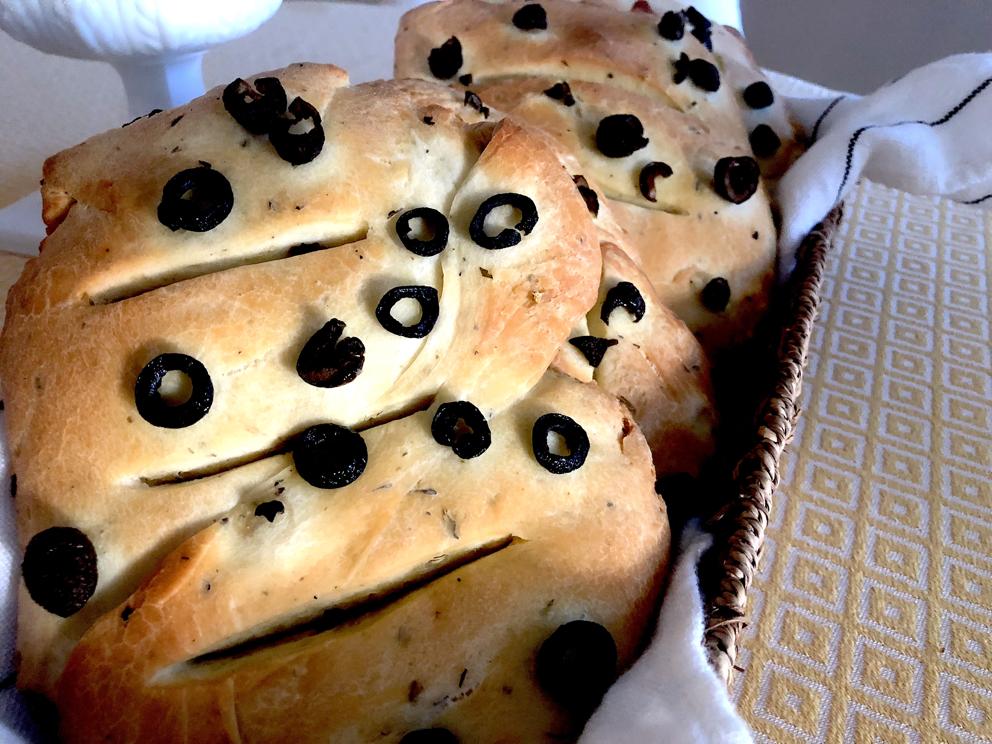 Herbes de Provence Fougasse with Crackling or Olives