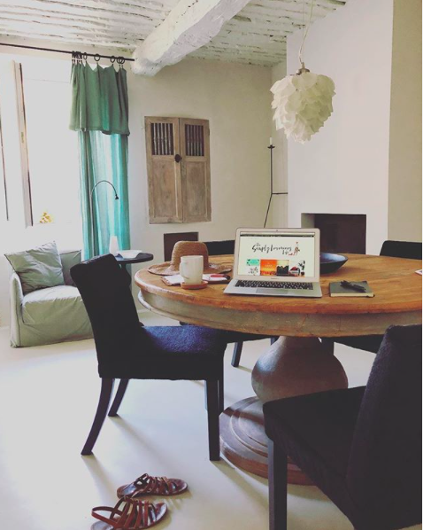 A Luxurious Work Day