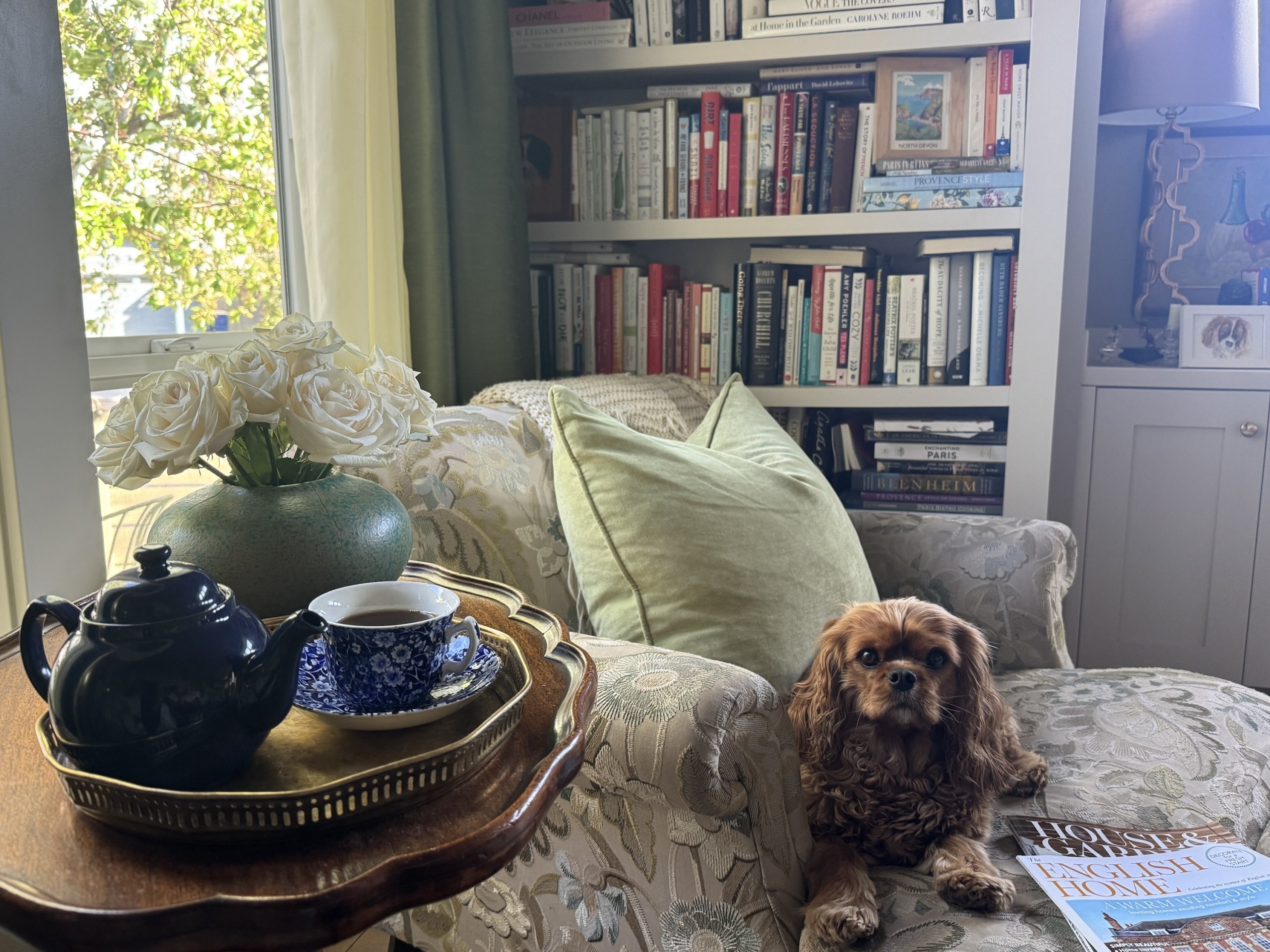 Nellepoirotchairteacupbookshelfpoirotchair